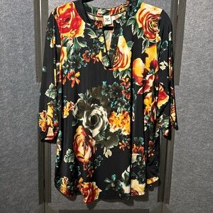 Sew in Love Size L - Fits size 12-14
Tunic 3/4-sleeve. Stretchy